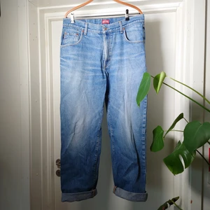 Vintagejeans - Klassiska vintagejeans i storlek 36/32🍀