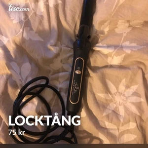 Locktång  - Säljer en locktång pga jag aldrig använder den, den funkar bra , nypris var 200kr ( tror jag ) säljer den för 75kr du står för frakten ( 45kr ) det fattas en lite plupp som ska sitta längst upp på toppen av den ( kolla sista bilden) men den funkar lika bra utan den så inte problem💓 Finns även på Tise 
