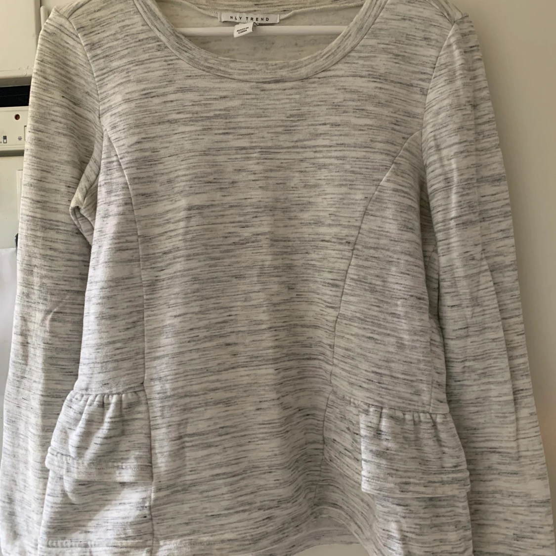 Grå tröja storlek s 