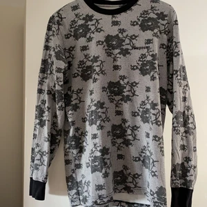 Långärmad supreme tröja - Supreme tröja köpt från herrjudits, bra skick