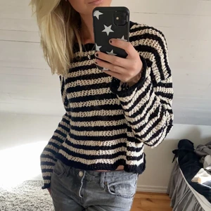 Randig tröja - Randig stickad tröja i storlek m. Aldrig använd. 200kr+frakt