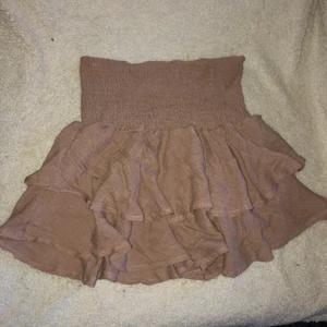 Volang kjol i storlek M - Supersöt kjol ifrån shein som är i bra skick