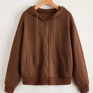 Brun zip hoodie  - Säljer denna fina bruna zip hoodie från shein i storlek M, men sitter mer som S. Sparsamt använd och därför i mycket bra skick.