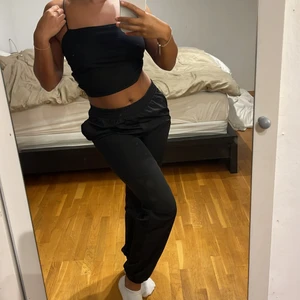 Cargo - Skitsnygga midwaist cargo byxor🤎 