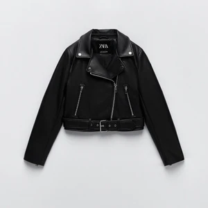 Skinnjacka - Jättefin skinnjacka från zara! Nyckick!!💞 Storlek 34/S, kan gå ner i pris vid snabb affär!! 