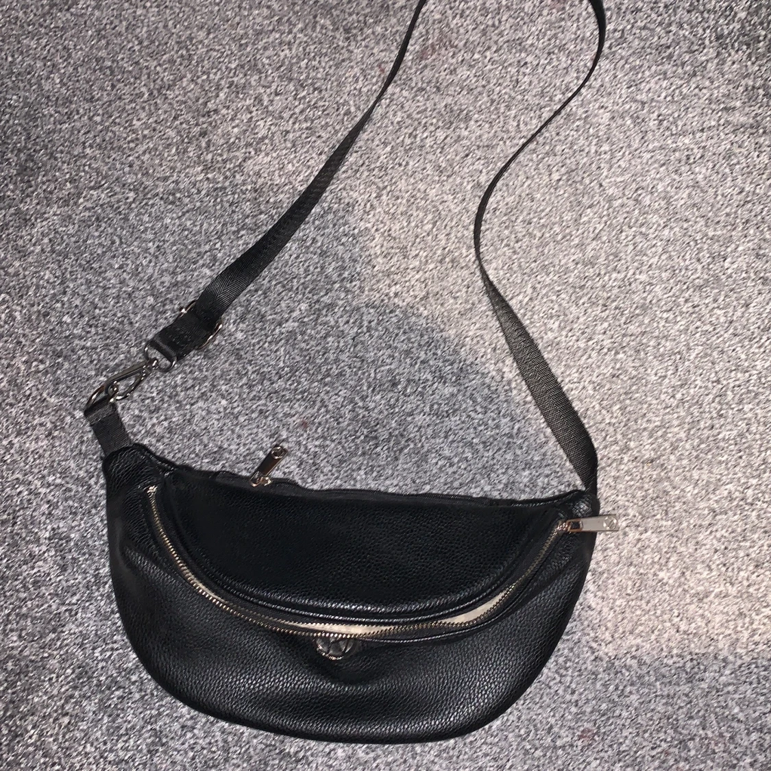 Super söt svart väska från NYPD🖤🖤🖤 - 90