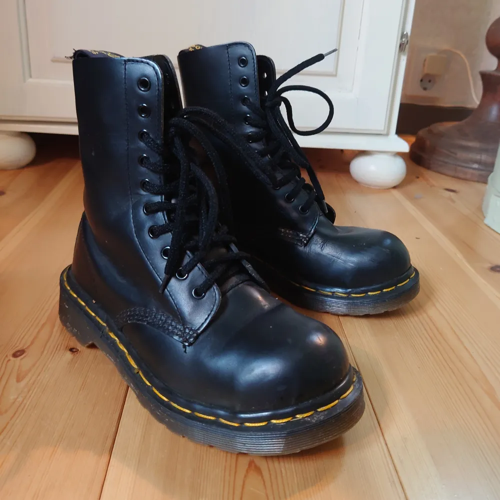 Dr Martens kängor strl UK 3 Europa 36! Väldigt fint skick.. Skor.