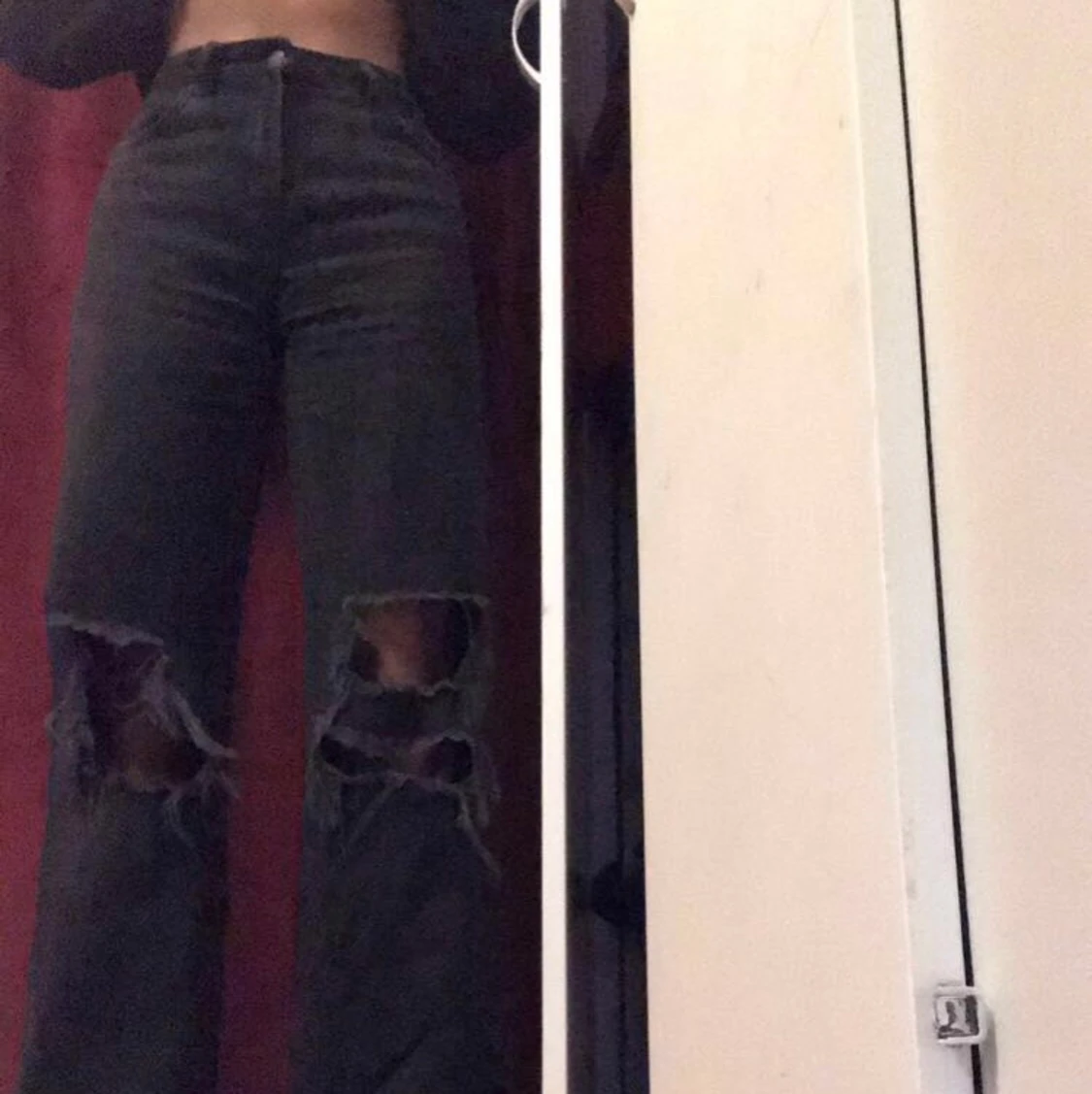 svarta straight jeans