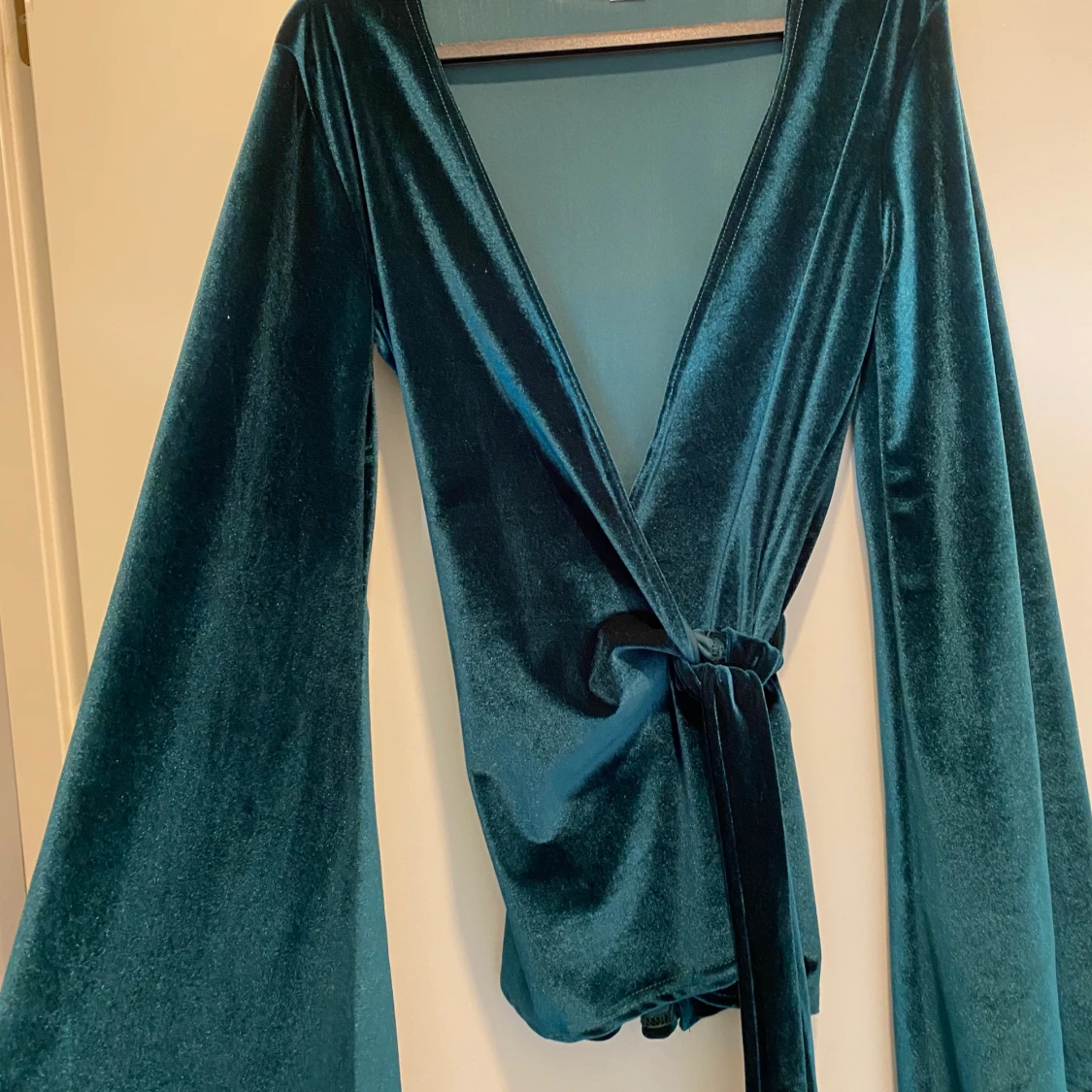 Smaragdgrön topp i sammet - 91