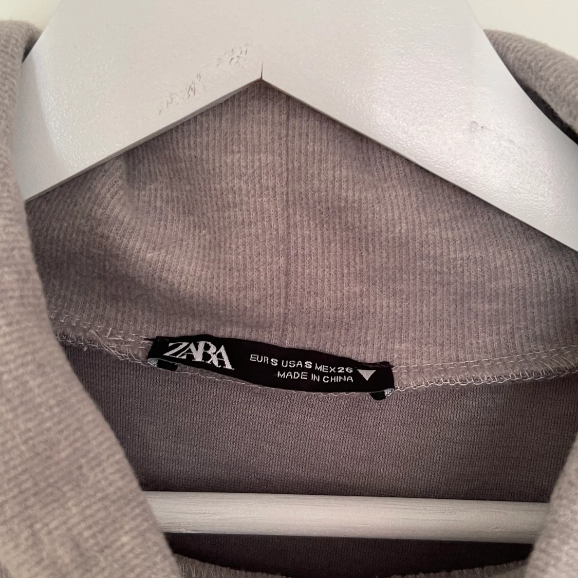 Zara tröja med hög krage - 90