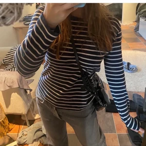 Randig tröja - Randig tröja, strl M men passar xs-s bra