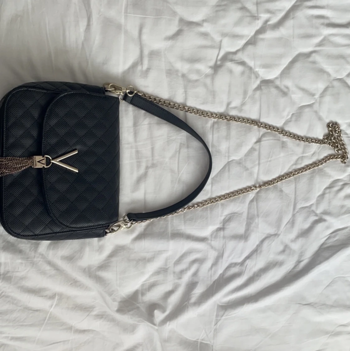 Säljer just nu denna Valentino väskan!💕 - 91