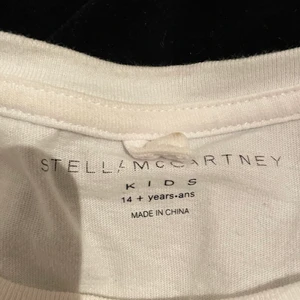 Stella McCartney T-shirt - Stella McCartney, köparen står för frakten