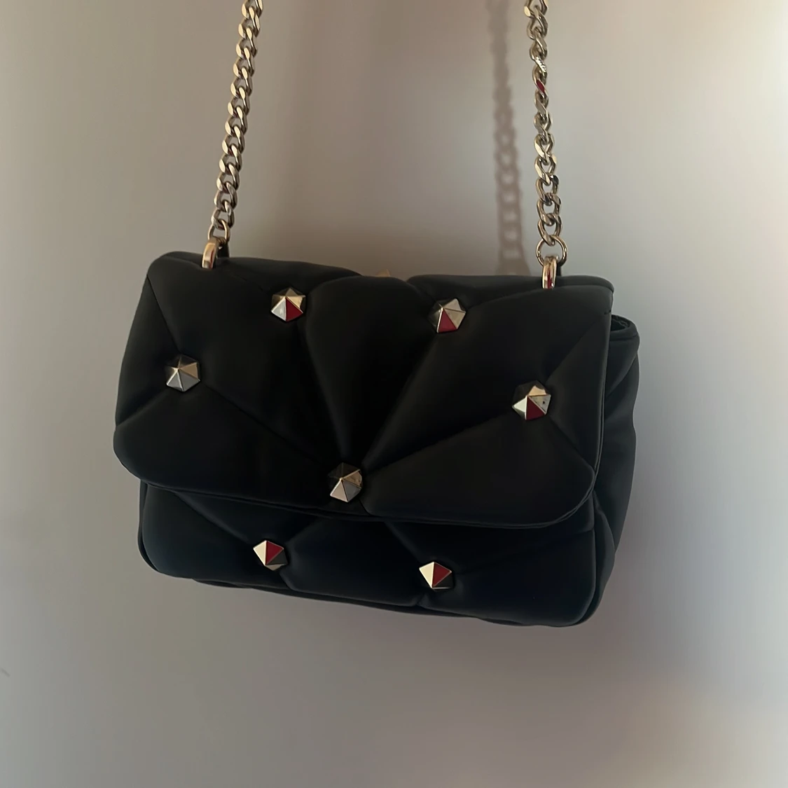 Väska med nitar, ZARA