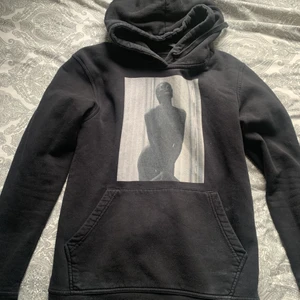 The cool elephante  - Jätte fin the cool elephante hoodie i jätte bra skick. Den har helt enkelt bara legat i garderoben , använd 2 ggr. Sitter som xs/s, funkar även m beroende på hur man vill att de ska sitta  200 +frakt ❤️