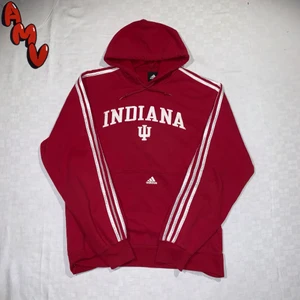 Vintage Adidas Hoodie - Vintage Adidas Hoodie.                                                                     No size tag                                                                                Fits like L                                                                               Skick 10/10                                                                       Modellen är 185cm lång. Mer finns på sidan, skriv vid ytterligare frågor eller funderingar♻️🔌 Priser går alltid att diskuteras!