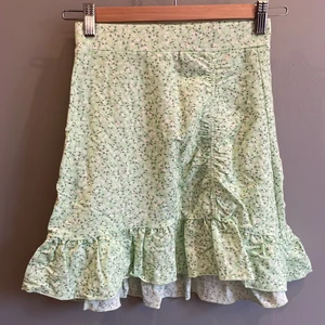 Kjol - Helt oanvänd kjol från gina❤️ kom privat för mer info