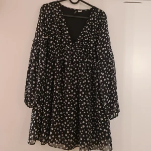 Klänning  - Oanvänd 