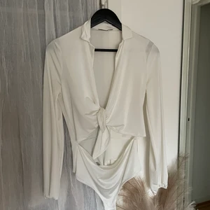 Vit fin tröja  - Body / knyt tröja 