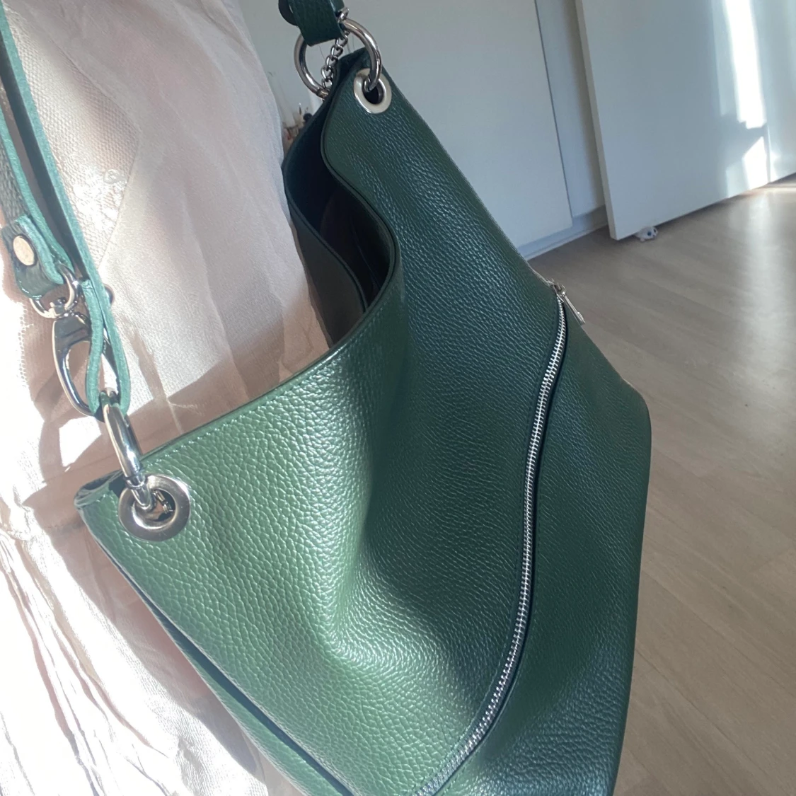 Mörkgrön väska - 90