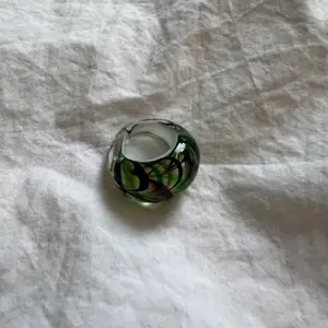 Snygg grön ring från zara, köptes i somras. Aldrig använd! 