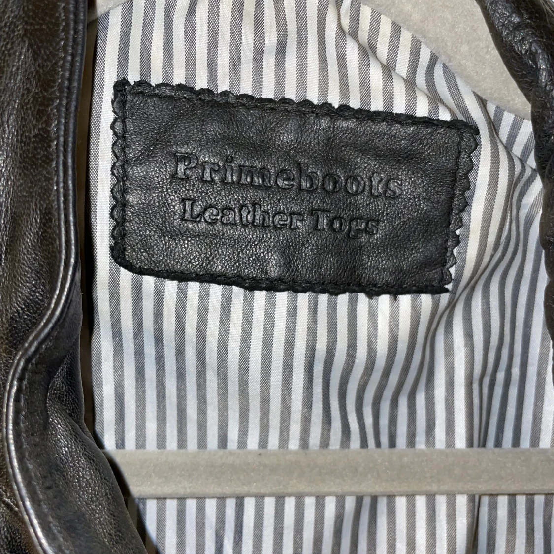 Svart skinnjacka - 90