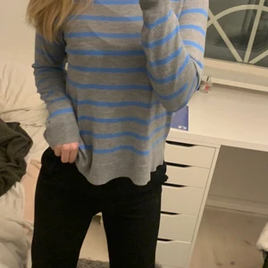 Randig zara tröja  - En randig zara tröja som inte har blivit använd så mycket därför är den i bra skick. Den är i storlek s💗💗