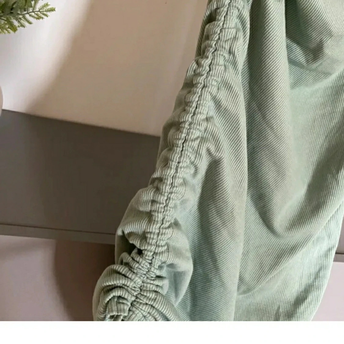 Fin enaxlad klänning med snörning - 91