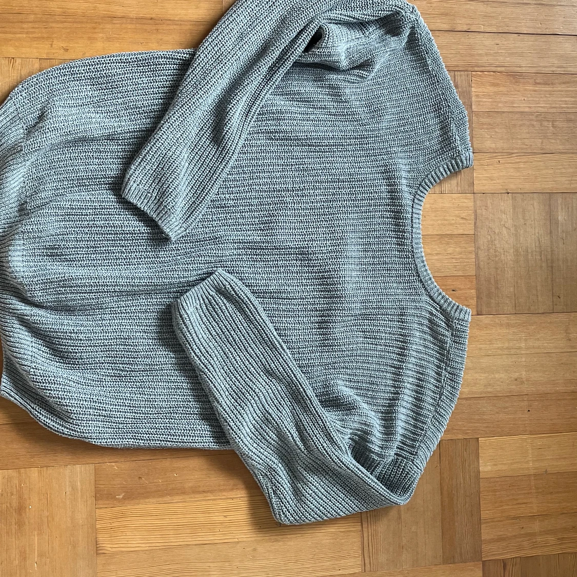 V ringad stickad tröja NAKD - 90