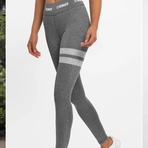 Stronger tights - Säljer dessa stronger tights i modellen Hero. Nästintill oanvända, säljer då jag ej använder dem. Köpare står för frakt!