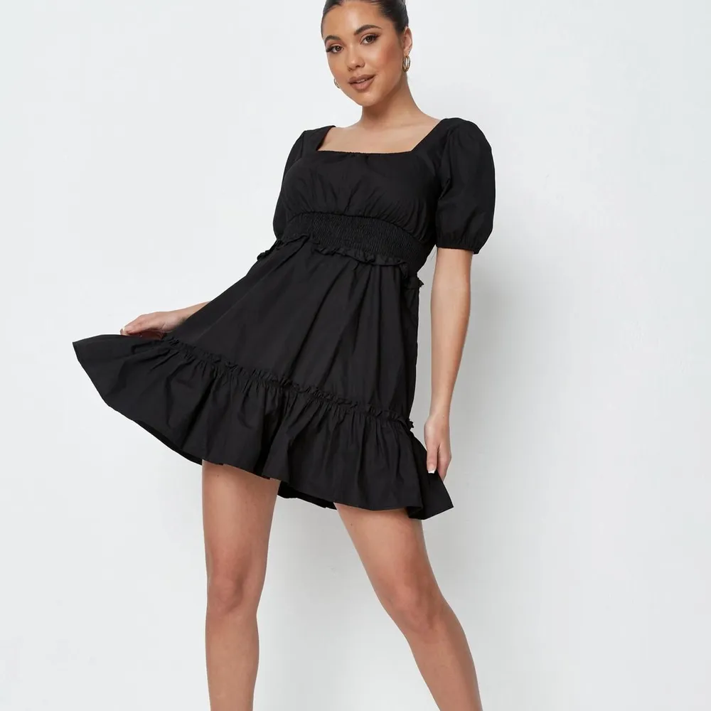 Skater dress från missguided. Aldrig använd pga beställde dubbelt😊 stretchig så passar typ från 38 till 42. Klänningar.