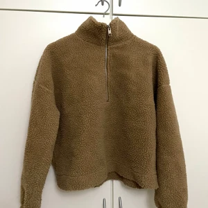 Teddy tröja  - Otroligt skön Teddy tröja från Cubus i storlek S, passar även M🤎 30kr+frakt 