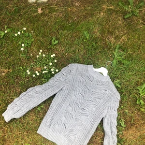 Stickad tröja - Säljes pga flytt