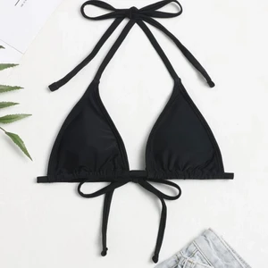 Bikinitopp - Bikinitopp med knytbara band från Shein. Passar Xs-s Oanvänd helt ny