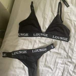 Helt oanvänt underklädes set från Lounge Underwear! Säljer för att de är förstort och inte går att skickas tillbaka! Båda delarna är i storlek M! (Båda prislapparna är kvar!)