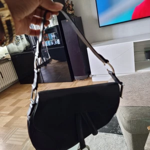 M - Original Christin Dior, jag vill gå över de och pris går att diskutera med snabbt äffar.