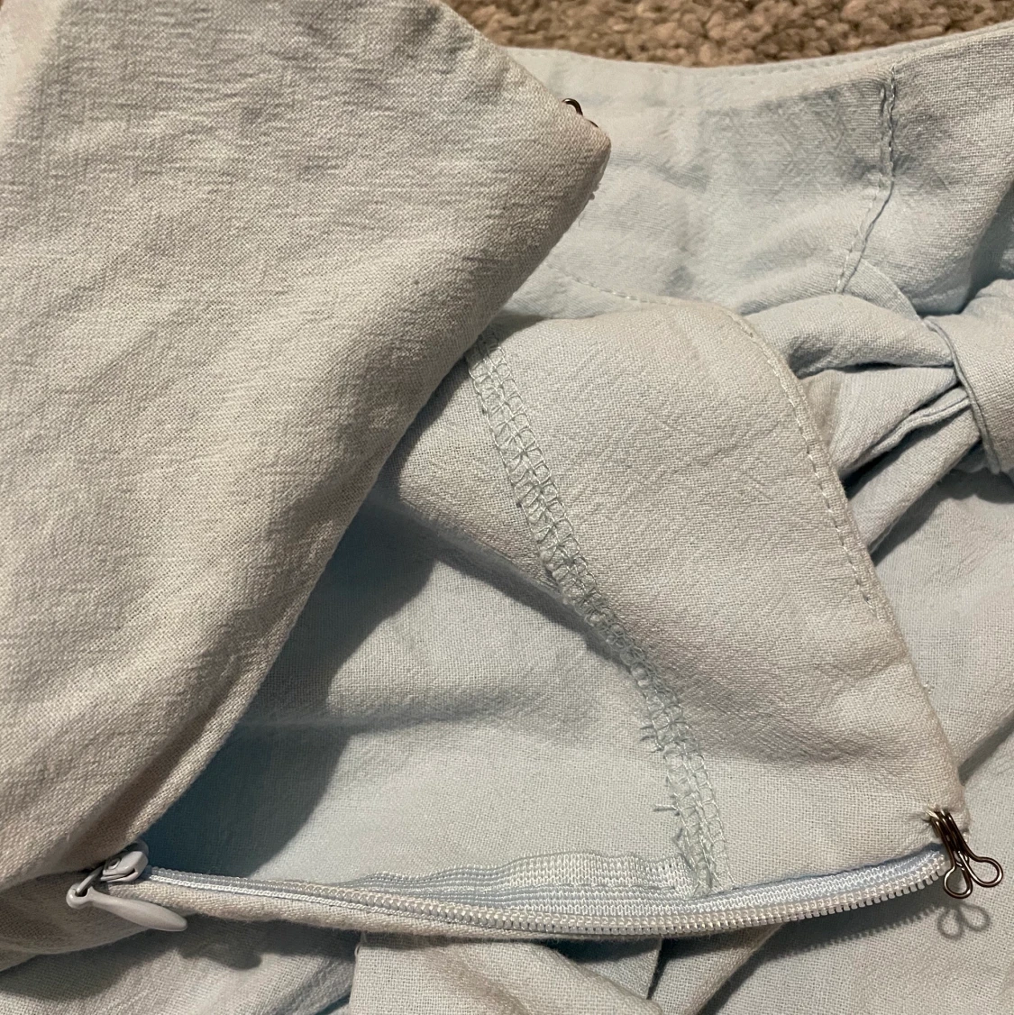 Kjol i en bebyblå färg - 91