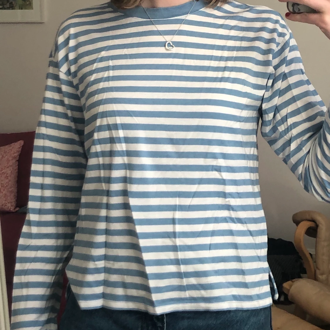 Ljusblå vitrandig långärmad t-shirt