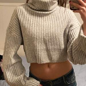 River knitted sweater” från gina tricot som är i nyskick💓 