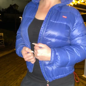 Levis jacka - En blå Levi’s jacka! Frakt betalas av köparen📦