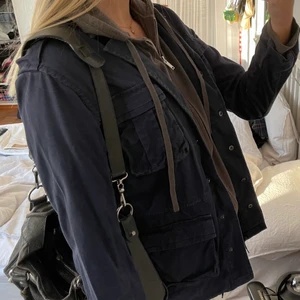 Jacka - Marinblå cargojacka i fint skick🌸