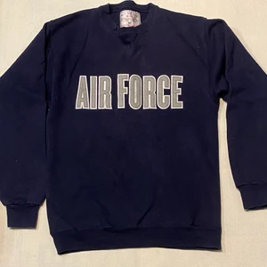 Sweatshirt  - Mörkblå sweatshirt i storlek M