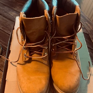 Timberland  - Timberland, använda en vinter men väldigt få ggr. 