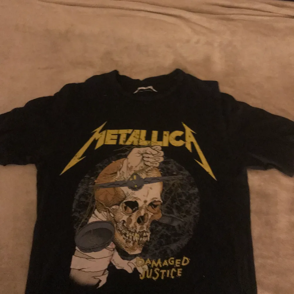 Metallica tshirt i storlek L. T-shirts.