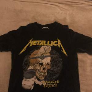Metallica tshirt i storlek L