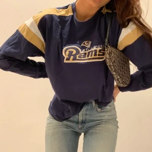 Långärmad tröja RAMS - Bilder från förra säljaren! Sitter oversized, mjuk och varm. Passar både tjej o kille