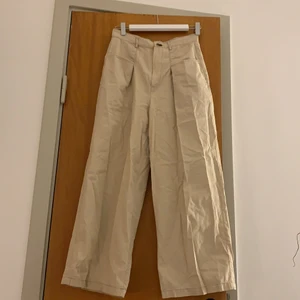 Byxor - Skitsnygga byxor som tyvärr är alldeles för små. Storlek xs/s