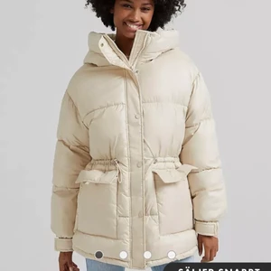 Beshka jacka helt slutsåld  - Säljer min beshka jacka då jag köpte en för stor storlek, jätte fin och aldrig andvänd. Lappen sitter kvar. Buda gärna privat! Köparen står för frakt 📦  skriv privat för fler bilder 😊