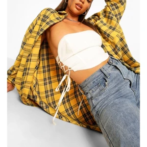 Flanell Skjorta - En Oversized skjorta från Boohoo. Aldrig använd. Frakt inräknat i priset💛