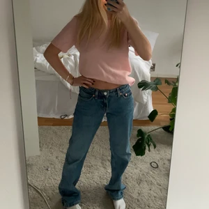 Kashmir - Säljer denna super mjuka och så fina Kashmir tröja från Indiska. Det är en långärmad tröja som är avklippt till t-shirt.💕💕 superbra skick! köparen står för frakt💕